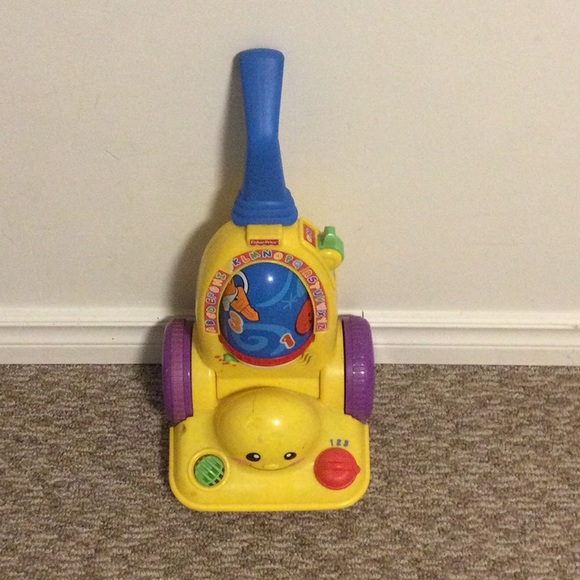 Toy Vacuum Cleaner (no batteries included) - Picture 2 of 2